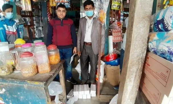 আমঝুপিতে পুরাতন স্বাস্থ্য সতর্কতা-সম্বলিত সিগারেট জব্দ