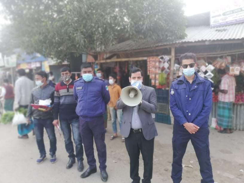 ঝিনাইদহের হরিণাকুণ্ডুতে মাইক হাতে এসিল্যান্ড