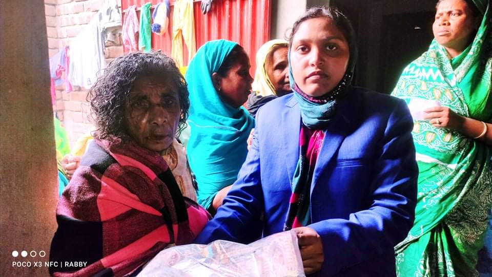 মেহেরপুরে দুস্থদের মাঝে শীতবস্ত্র বিতরণ