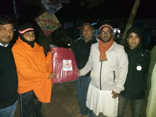 শীতার্তদের পাশে ‘ভালোবাসার বন্ধন দর্শনা’