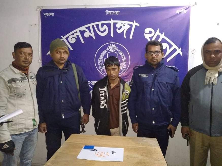 আলমডাঙ্গায় ইয়াবাসহ মাদক ব্যবসায়ী আটক