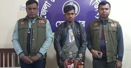 মেহেরপুরে বিদেশি মদসহ যুবক আটক