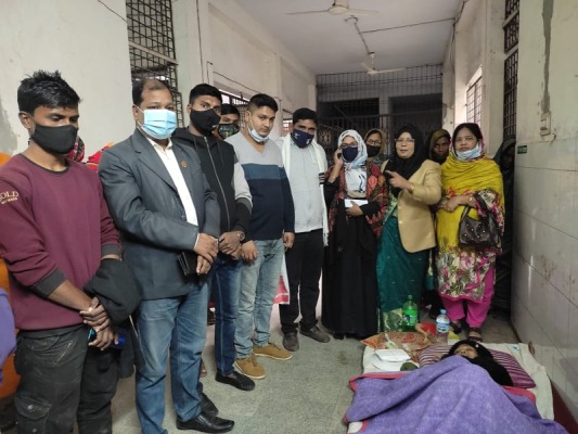 পত্রিকায় সংবাদ প্রকাশের পরে বদলে গেছে মৃত্যু পথযাত্রী প্রতিবন্ধী বৃদ্ধার জীবন