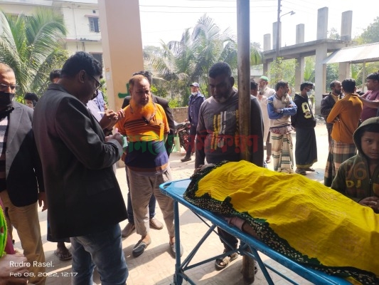 চুয়াডাঙ্গায় মাটিভর্তি ট্রাক্টরের ধাক্কায় পশু চিকিৎসকের মৃত্যু