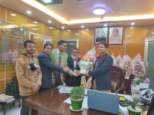 বিপিএম পদক পাওয়ায় কমিউনিটি পুলিশিংয়ের পক্ষে পুলিশ সুপার জাহিদুল ইসলামকে ফুলেল শুভেচ্ছা