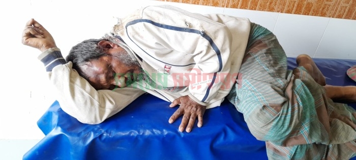 অসাবধানতা, আলমসাধুর বেল্টে মাফলার পেচিয়ে আহত ৩