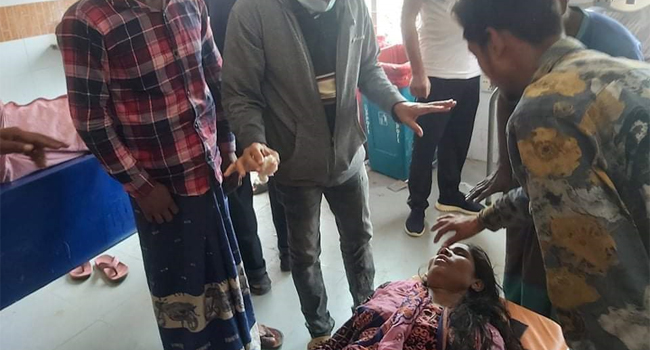 তালগাছ গায়ে পড়ে প্রাণ গেল গৃহবধূর