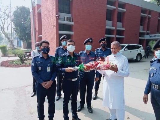 মেহেরপুরে এএসআই সিরাজুল ইসলামকে বিদায় সংবর্ধনা