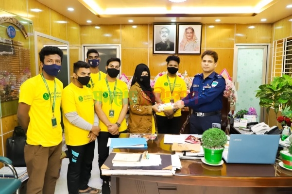 চুয়াডাঙ্গায় ৩ হাজার পিস মাস্ক বিতরণ করলো ‘ভলান্টিয়ার ফর বাংলাদেশ’