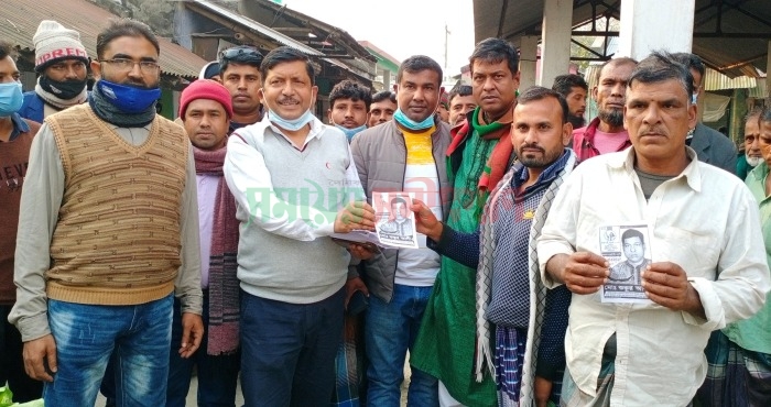 তিতুদহ ইউনিয়নের বিভিন্ন স্থানে গণসংযোগকালে টোটন জোয়ার্দ্দার