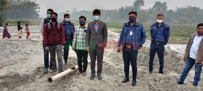 জীবননগরে ভৈরব নদে বালি উত্তোলন করে বিক্রি, ইটভাটার মালিককে জরিমানা, ড্রেজার মেশিন ধ্বংস