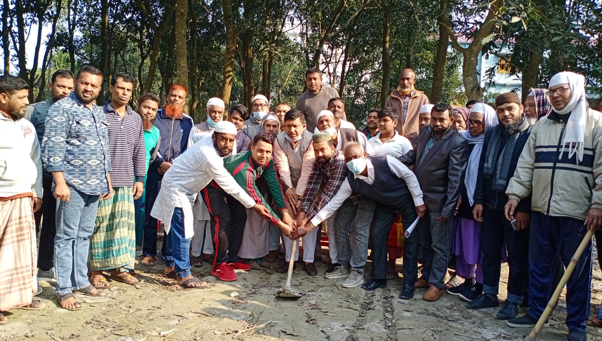 চুয়াডাঙ্গা ফার্মপাড়ায় মসজিদের ভিত্তি প্রস্তর কাজের উদ্বোধন
