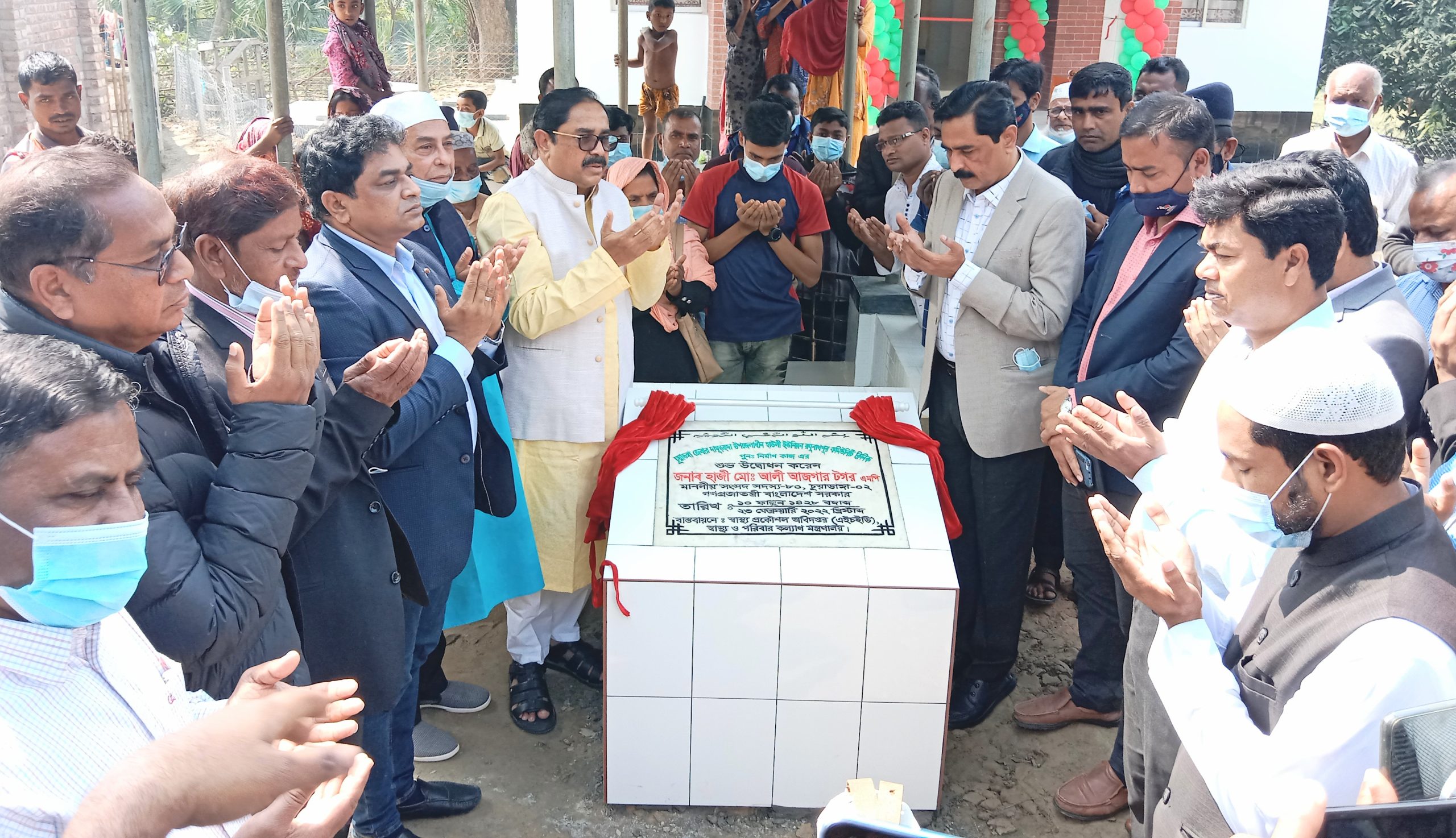 দামুড়হুদায় কমিউনিটি ক্লিনিকের উদ্বোধন করলেন এমপি