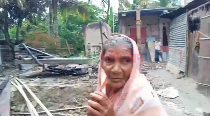 রহিমার কপালে আজও জোটেনি ঘর!