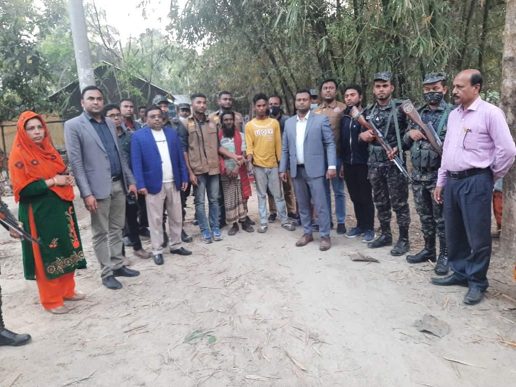 দামুড়হুদার বিভিন্ন স্থানে গাঁজাসহ আটক তিনজনের জেল-জরিমানা