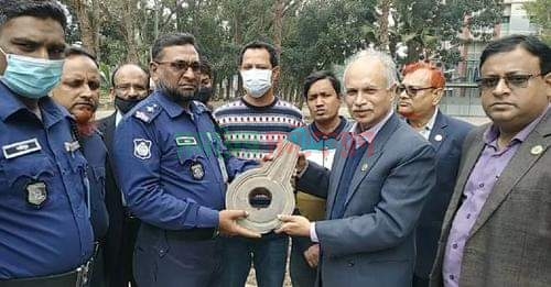 মেহেরপুর সরকারি কলেজ থেকে মূল্যবান কষ্টি পাথর উদ্ধার
