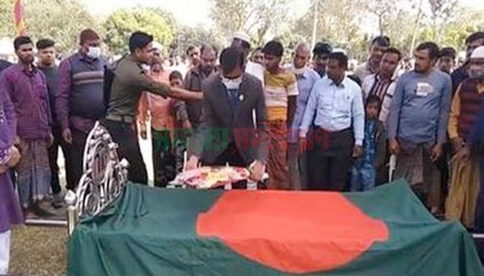 মেহেরপুরে বীর মুক্তিযোদ্ধা আব্দুর রশিদের রাষ্ট্রীয় মর্যাদায় দাফন সম্পন্ন