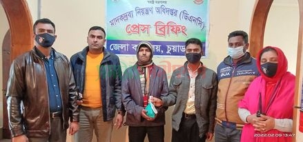 চুয়াডাঙ্গায় ট্যাবলেট ও ভারতীয় ইনজেকশনসহ আটক ২