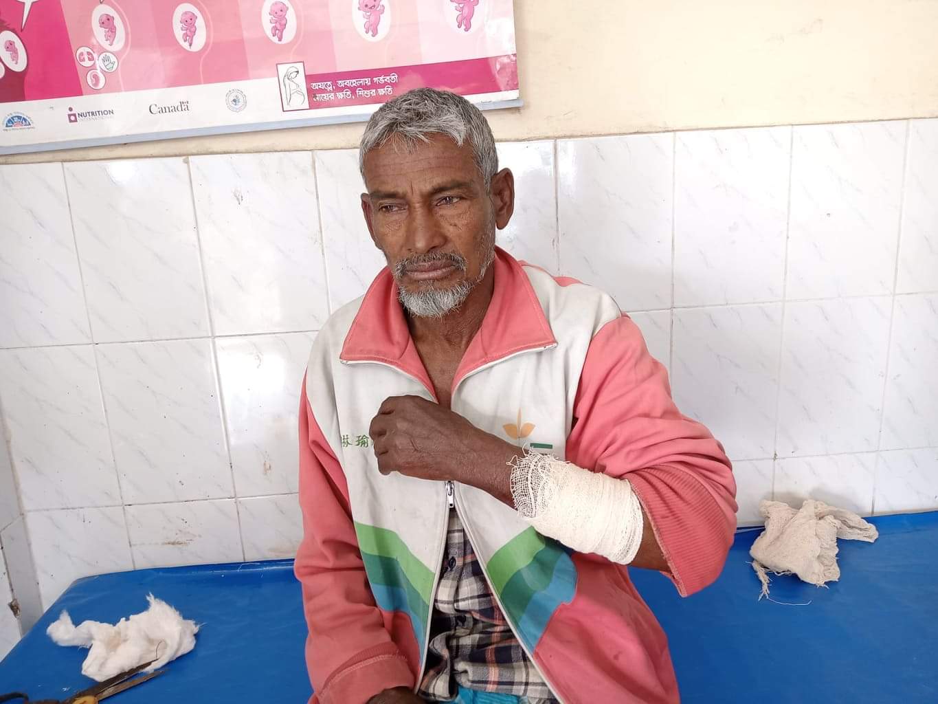 হাসাদাহ করিমপুরে প্রতিপক্ষের আঘাতে পিতা-পুত্র আহত