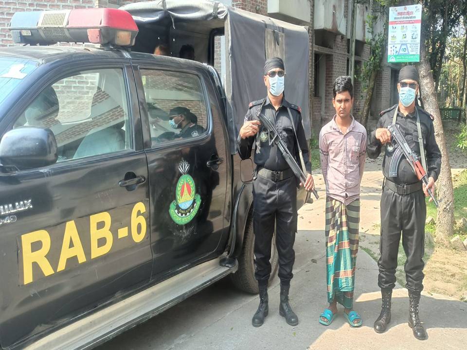 ঝিনাইদহে হত্যা মামলার আসামি কিশোর গ্যাংয়ের সদস্য রাব্বী গ্রেপ্তার