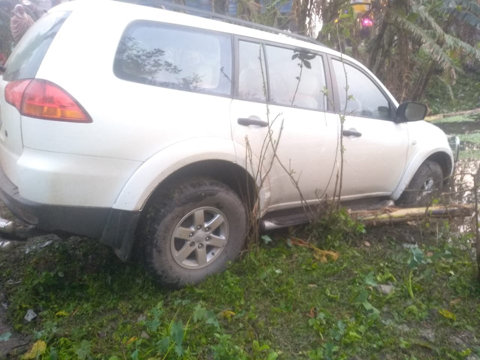 দুর্ঘটনায় চুয়াডাঙ্গা সিভিল সার্জনের সরকারি গাড়ি!