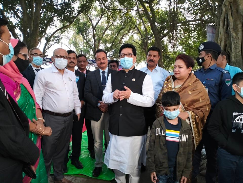 পাথিলা ও গোকুলনগর বীজ উৎপাদন খামার পরিদর্শনকালে জনপ্রশাসন প্রতিমন্ত্রী ফরহাদ হোসেন