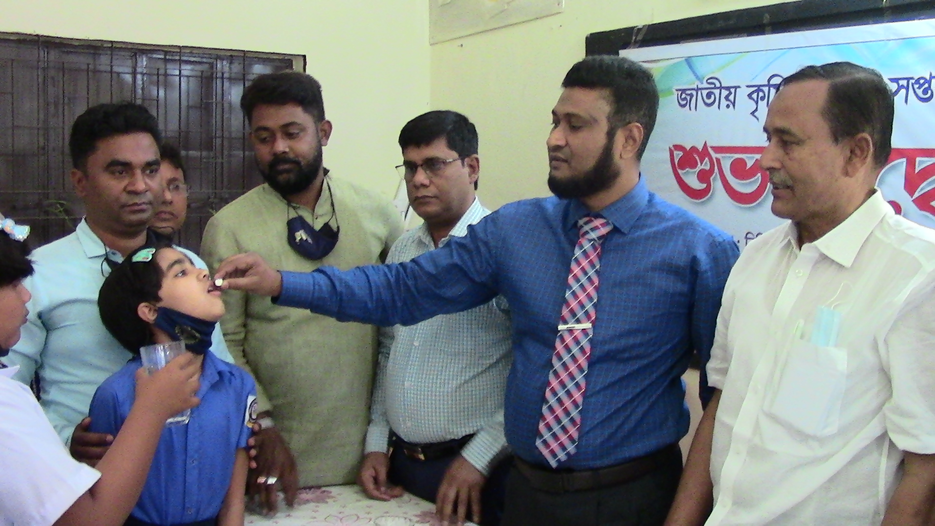 চুয়াডাঙ্গায় জাতীয় কৃমি নিয়ন্ত্রণ সপ্তাহের উদ্বোধন