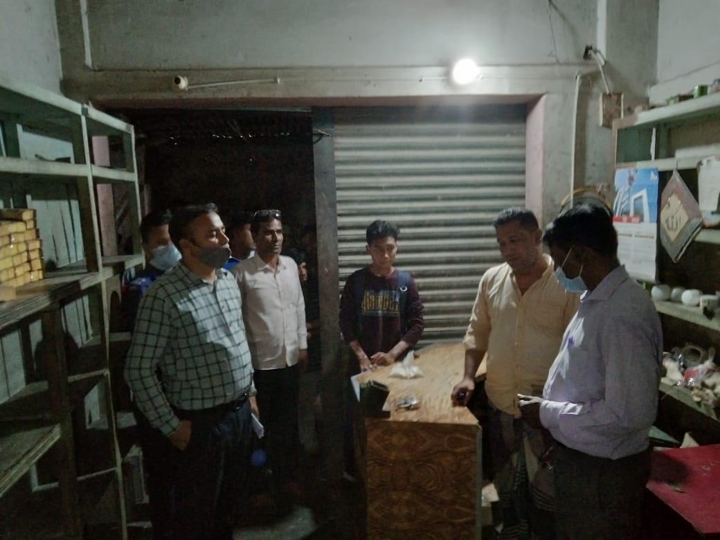 দর্শনায় ভ্রাম্যমাণ আদালতে দুই ব্যবসাপ্রতিষ্ঠানে জরিমানা