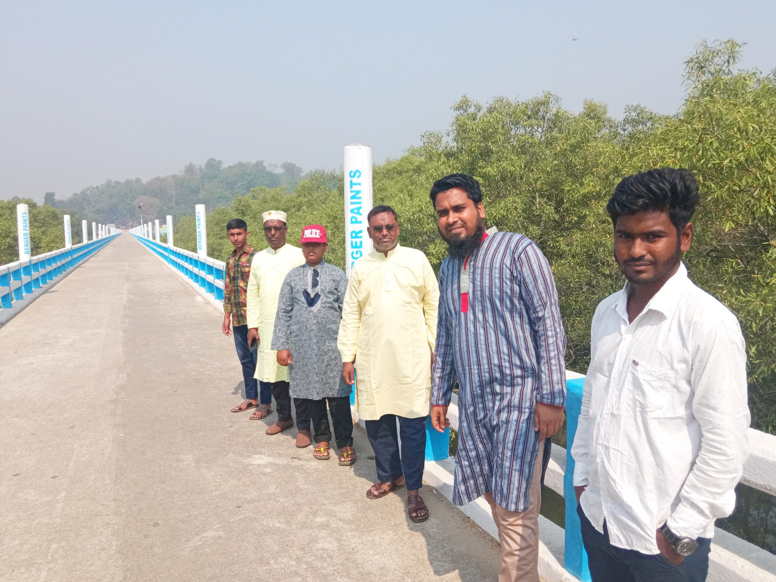 ডাকবাংলা ত্রিমহনী চাল কল মিল মালিক সমিতির পিকনিক সম্পন্ন