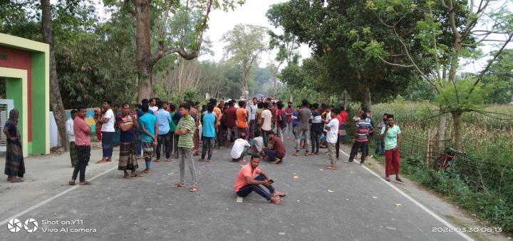 মেহেরপুরে সড়ক দুর্ঘটনায় প্রবাস ফেরত যুবক নিহত : বিক্ষুদ্ধ জনতার সড়ক অবরোধ