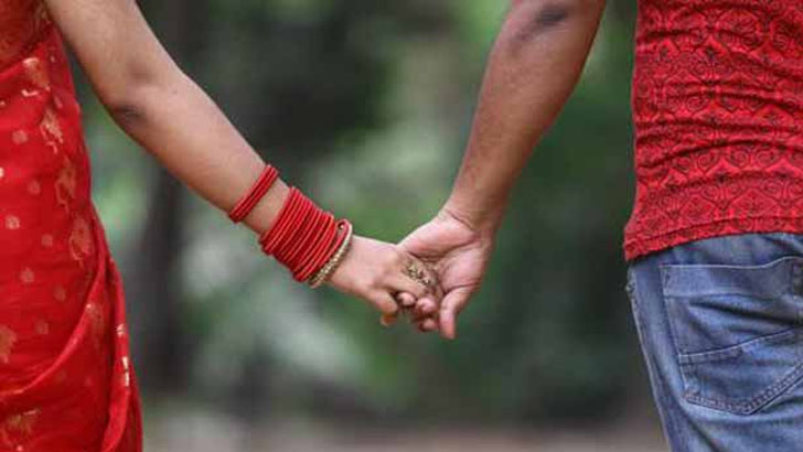 নাবালক ছেলের সাথে প্রবাসীর স্ত্রী উধাও, থানায় মামলা