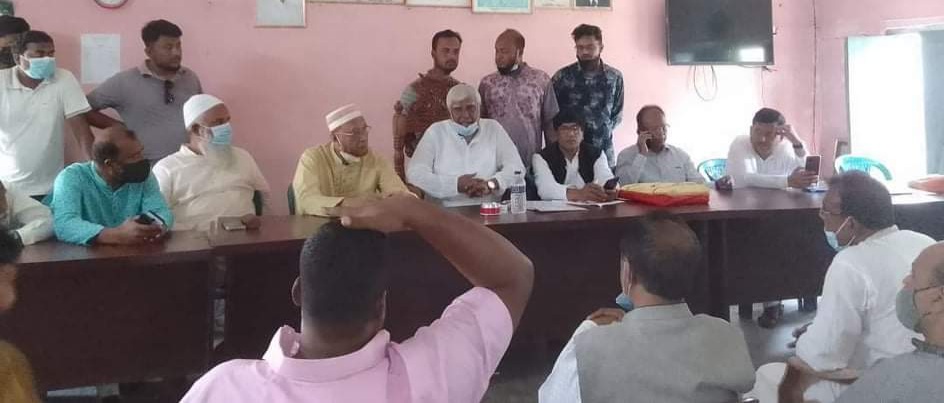 আলমডাঙ্গায় দলীয় নেতা-কর্মীদের সাথে মতবিনিময়কালে এমপি ছেলুন জোয়ার্দ্দার