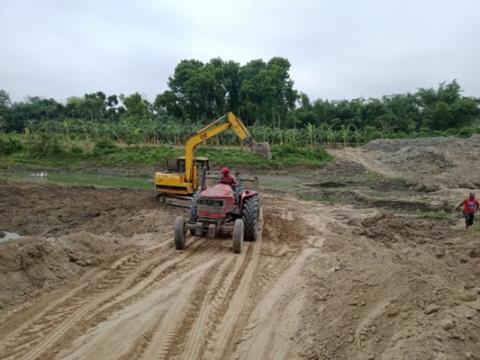 জীবননগরে ভৈরব নদের মাটি বিক্রির মহোৎসব!