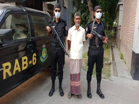 দর্শনায় দুই কেজি গাঁজাসহ মাদক ব্যবসায়ী আটক