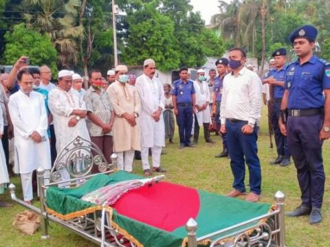 দর্শনায় বীর মুক্তিযোদ্ধা বাবলুর মৃত্যু, রাষ্ট্রীয় মর্যাদায় দাফন