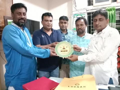 এস আই আব্দুর রহমানকে বিদায় দিলেন ওসি ফেরদৌস ওয়াহিদ