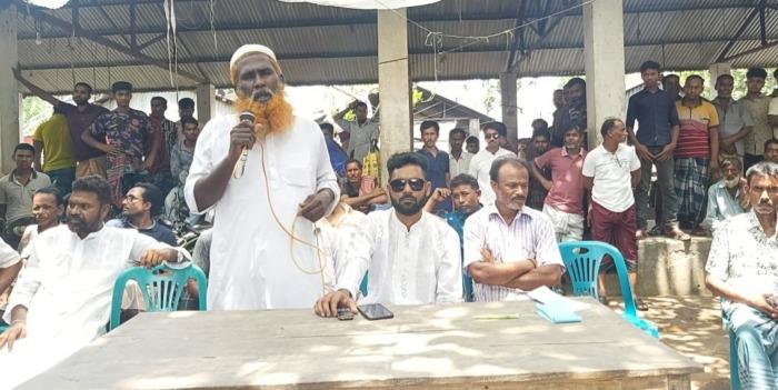 আলমডাঙ্গার জামজামি বাজারের পান ব্যবসায়ীদের প্রতিবাদ সমাবেশ