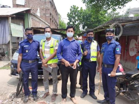 মশা-মাছি ও ময়লা নর্দমায় মিষ্টি তৈরি