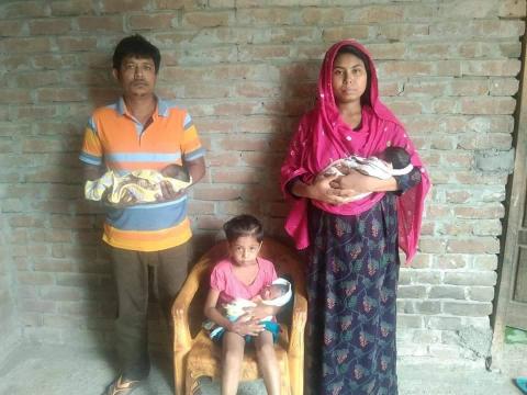 তিন সন্তানের লালন পালন নিয়ে পিতার শঙ্কা