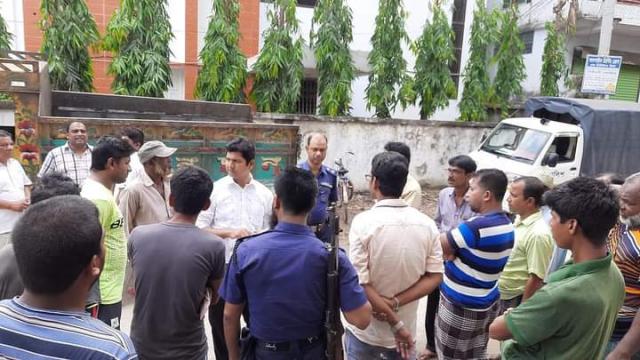 দর্শনায় একটি গুদামে অভিযান, ২ হাজার লিটার সয়াবিন তেল জব্দ