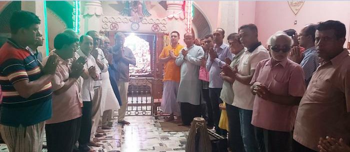 আলমডাঙ্গায় এমপি ছেলুন জোয়ার্দ্দারের সুস্থতা কামনায় মন্দিরে প্রার্থনা অনুষ্ঠিত