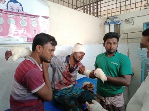জীবননগরে পরকীয়ার জেরে যুবককে কুপিয়ে জখম