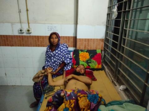 আলমডাঙ্গায় সাউন্ডবক্স বন্ধ করে দেয়ায় যুবককে তুলে নিয়ে নির্যাতন