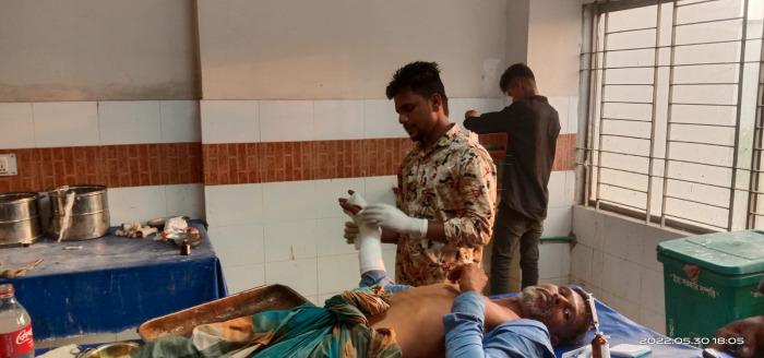 আলমডাঙ্গায় তুচ্ছ ঘটনায় এক ব্যক্তিকে কুপিয়ে জখম