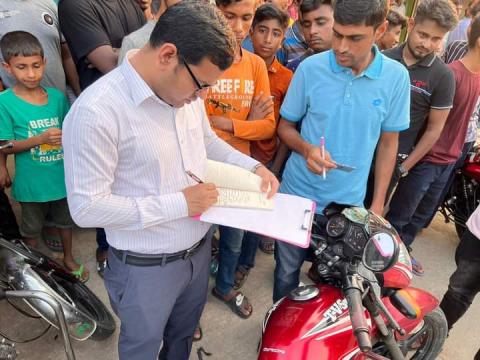 সড়ক দুর্ঘটনায় রোধে মাঠে হরিণাকণ্ডু উপজেলা প্রশাসন