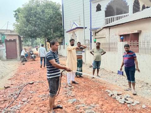 দামুড়হুদা বাসস্ট্যান্ড জামে মসজিদ সংলগ্ন রাস্তা সংস্কার সম্পন্ন