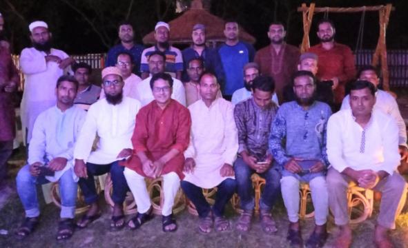 দামুড়হুদায় এসএসসি ৯৮ ব্যাচের দোয়া ও ইফতার মাহফিল