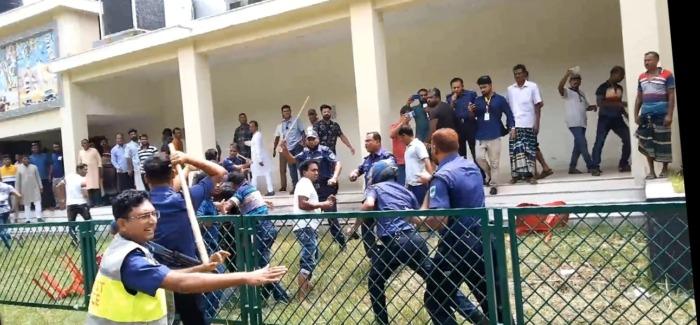মুজিবনগর উপজেলা আ.লীগের সম্মেলনে দুইপক্ষের ধাওয়া পাল্টা ধাওয়া