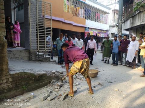 চুয়াডাঙ্গায় রাস্তার ওপর অবৈধ স্থাপনা উচ্ছেদ অভিযান