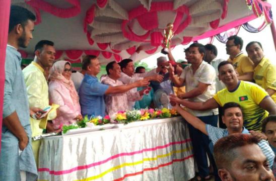 আলমডাঙ্গা কুমারী চাষী ক্লাবের আয়োজনে ফুটবল টুর্নামেন্ট ফাইনাল